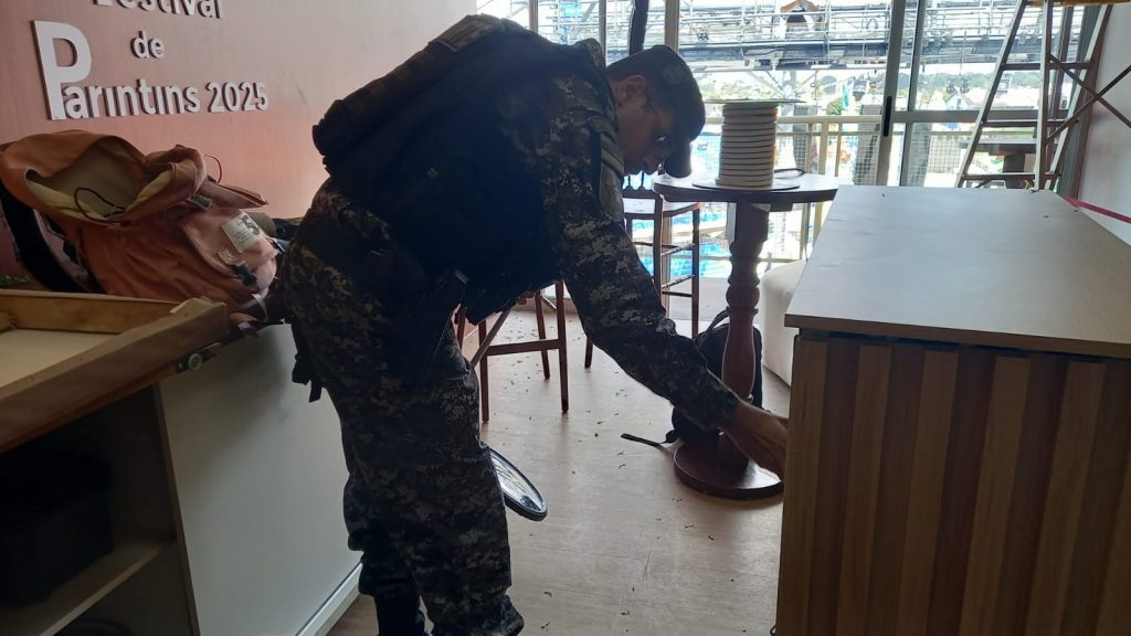 Festival de Parintins 2025: PMAM realiza varreduras antibombas com equipamentos de ponta para prevenir ameaças no Bumbódromo 7 PMAM VARREDURA DO MARTE NO BUMBODROMO FOTO ARIZANE GOMES PMAM 1 1024x576 1
