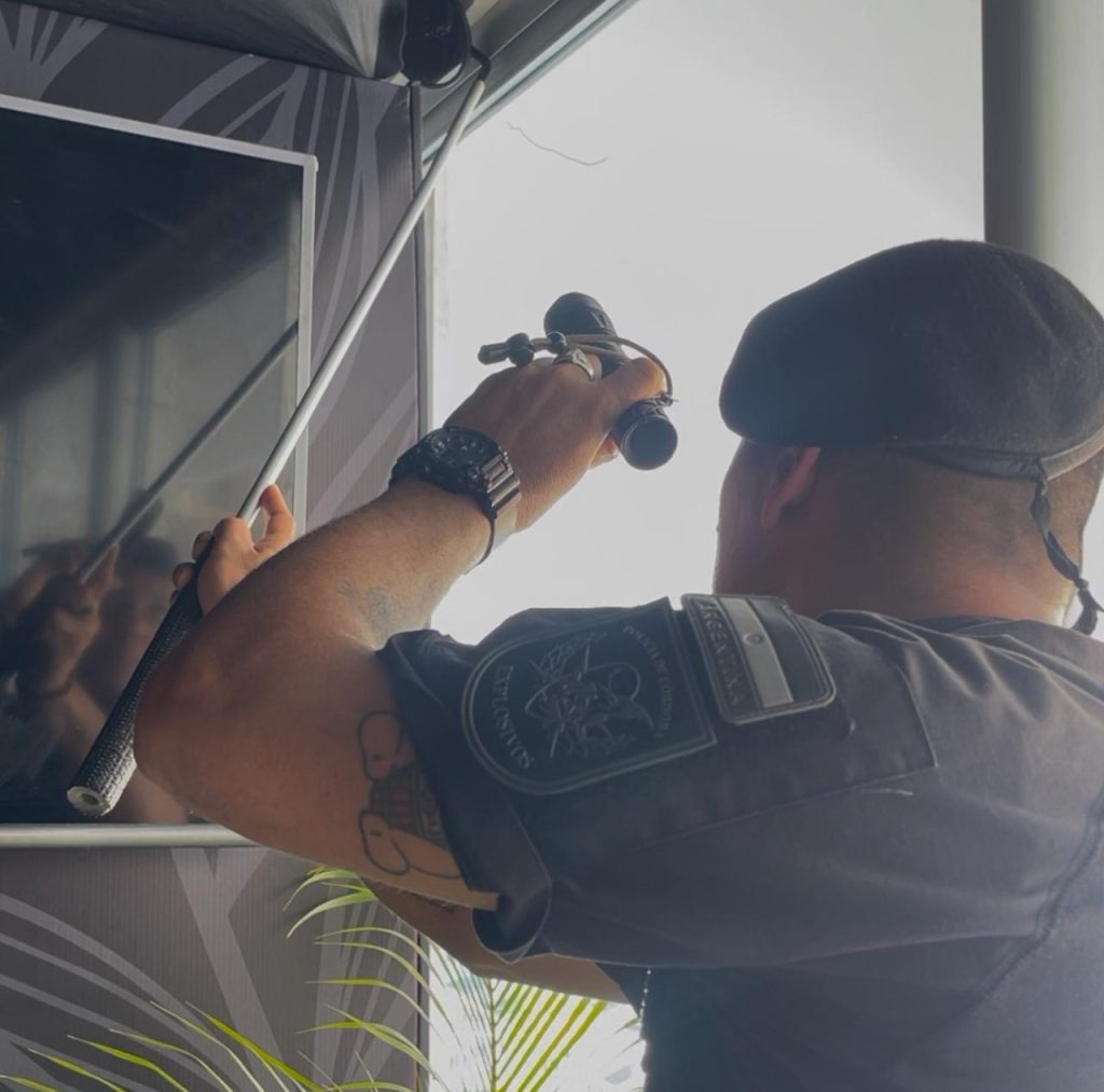 Festival de Parintins 2025: PMAM realiza varreduras antibombas com equipamentos de ponta para prevenir ameaças no Bumbódromo 8 PMAM VARREDURA DO MARTE NO BUMBODROMO FOTO ARIZANE GOMES PMAM 2 1024x1013 1