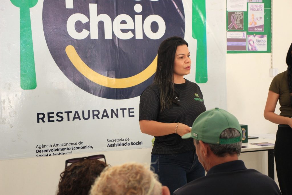Prato Cheio promove palestras sobre Junho Violeta e combate à obesidade infantil 8 Palestra Prato Cheio Obesidade infantil 1 1024x682 1