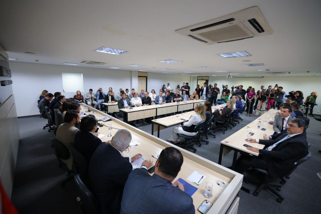 Parceria entre Afeam e OAB-AM amplia acesso à linha de financiamento para advogados no estado 7 Parceria entre Afeam e OAB AM amplia acesso a linha de financiamento para advogados no estado 3 Diego Peres Secom 1024x682 1