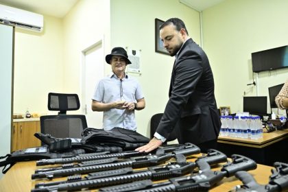 Prefeito David Almeida reforca seguranca em Manaus com novos armamentos e equipamentos para a Guarda Municipal 2