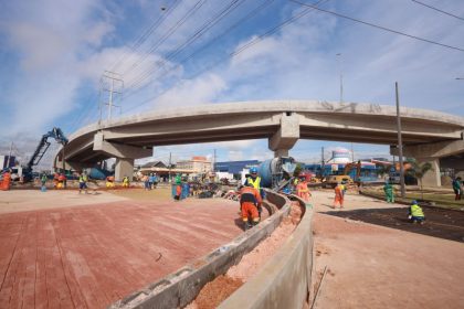Prefeitura de Manaus avanca com obras e servicos de urbanizacao do complexo viario Rei Pele 5