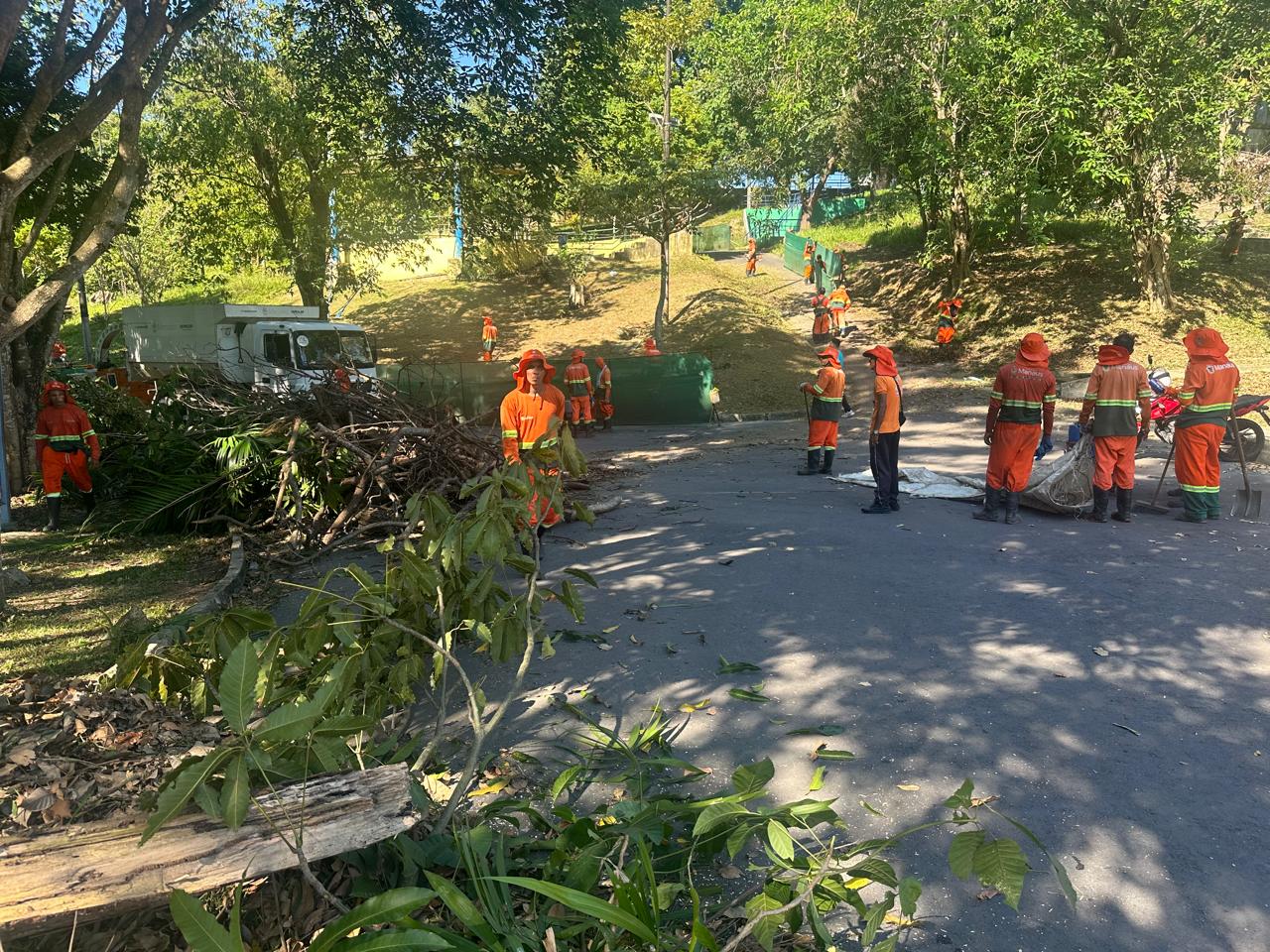 Prefeitura inicia revitalizacao da lagoa do Japiim com grande mutirao de limpeza e melhorias 2