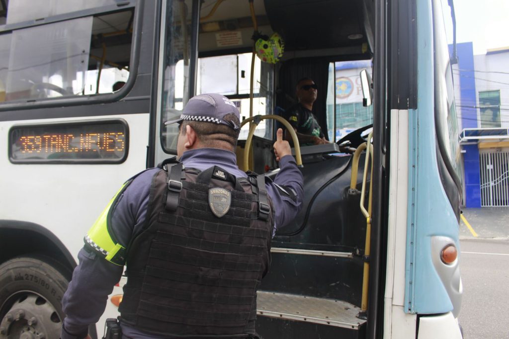 Em maio, número de roubo a ônibus caiu 82% em Manaus 6 REDUCAO CRIMES FOTOS VICTOR DIVULGACAO SSP AM 5 1 1024x682 1