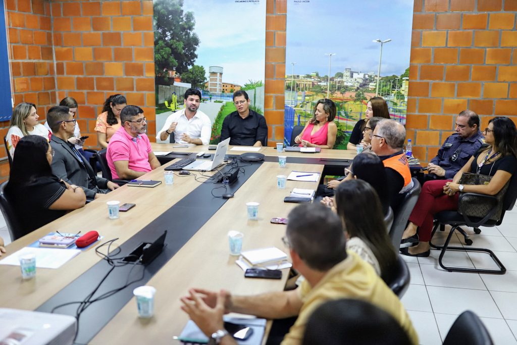 Governo do Estado vai iniciar seleção das famílias que serão contempladas com unidades habitacionais do Amazonas Meu Lar 5 REUNIAO DO AMAZONAS MEU LAR FOTO PAULA PESSOA UGPE 1 1024x683 1