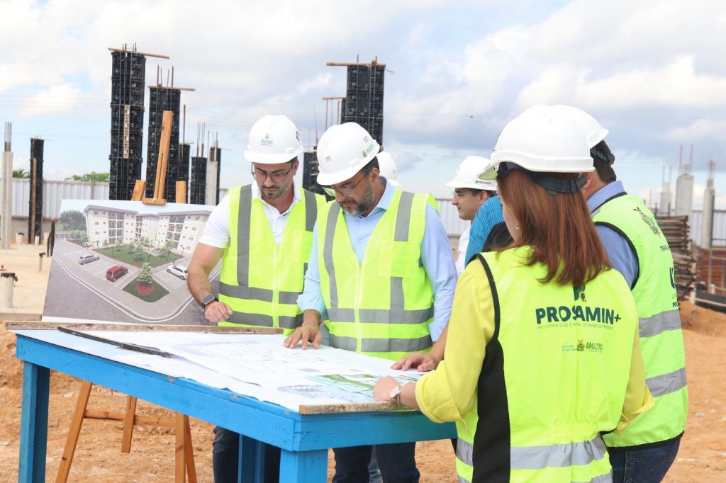 Governador Wilson Lima vistoria obras do Residencial Novo Aleixo, na zona norte de Manaus 15 Residencial Novo Aleixo Foto Alex Pazuello Secom 3 1024x682 1
