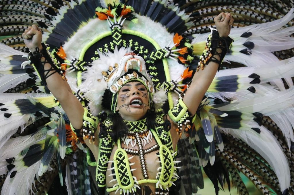 Festival de Parintins 2025: Boi Caprichoso encerra primeira noite destacando resistência indígena e saberes tradicionais 9 SECOM PARINTINS 2025 BOI CAPRICHOSO FOTO8 ARTHUR CASTRO 1024x682 1