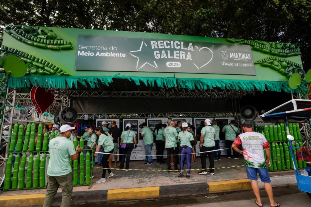 Governador Wilson Lima destaca importância do ‘Recicla, Galera’ para avanço na destinação de resíduos sólidos em Parintins 12 SECOM RECICLA GALERA FOTOS8 DIEGO PERES E ALEX PAZUELLO 1 1024x682 1