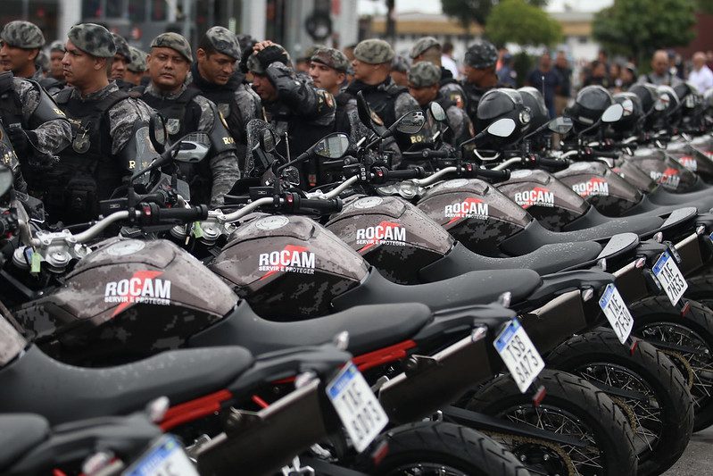 Nova frota de motocicletas da PM une tecnologia e eficiência no combate à criminalidade 8 SECOM Nova frota de motocicletas une tecnologia e eficiencia FOTO Arthur Castro