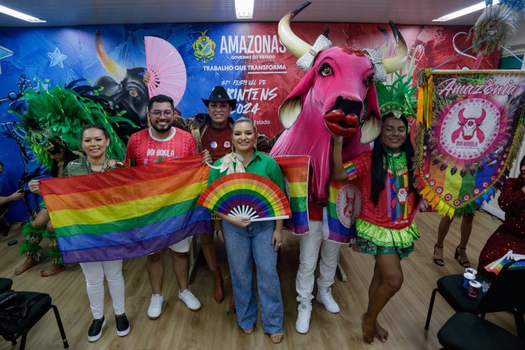 Festival de Parintins 2025: Sejusc promove Circuito do Orgulho para celebrar o Dia Internacional do Orgulho LGBTQIAPN+ 8 SEJUSC DIA DO ORGULHO PARINTINS FOTO LINCOLN FERREIRA 2 1024x683 1