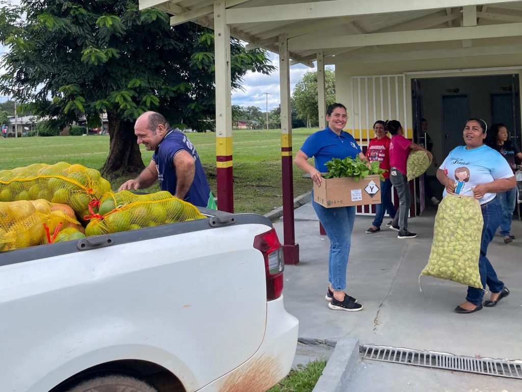 Governo do Amazonas adquire alimentos de agricultores familiares de Presidente Figueiredo 6 SEPROR ENTREGA PAA PRESIDENTE FIGUEIREDO FOTO DIVULGACAO 2 1024x768 1