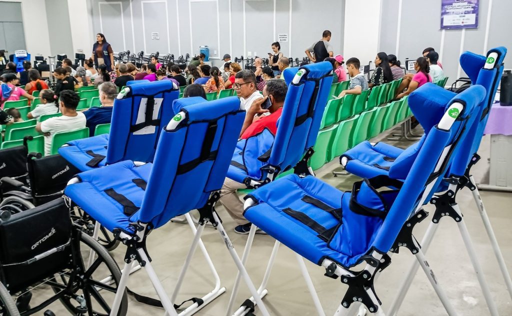 Governo do Amazonas entrega, na Policlínica Codajás, equipamentos de mobilidade e a primeira Sala de Residência da UEA 10 SES AM Equipamentos MobilidadeFoto Evandro Seixas SES AM 1024x632 1