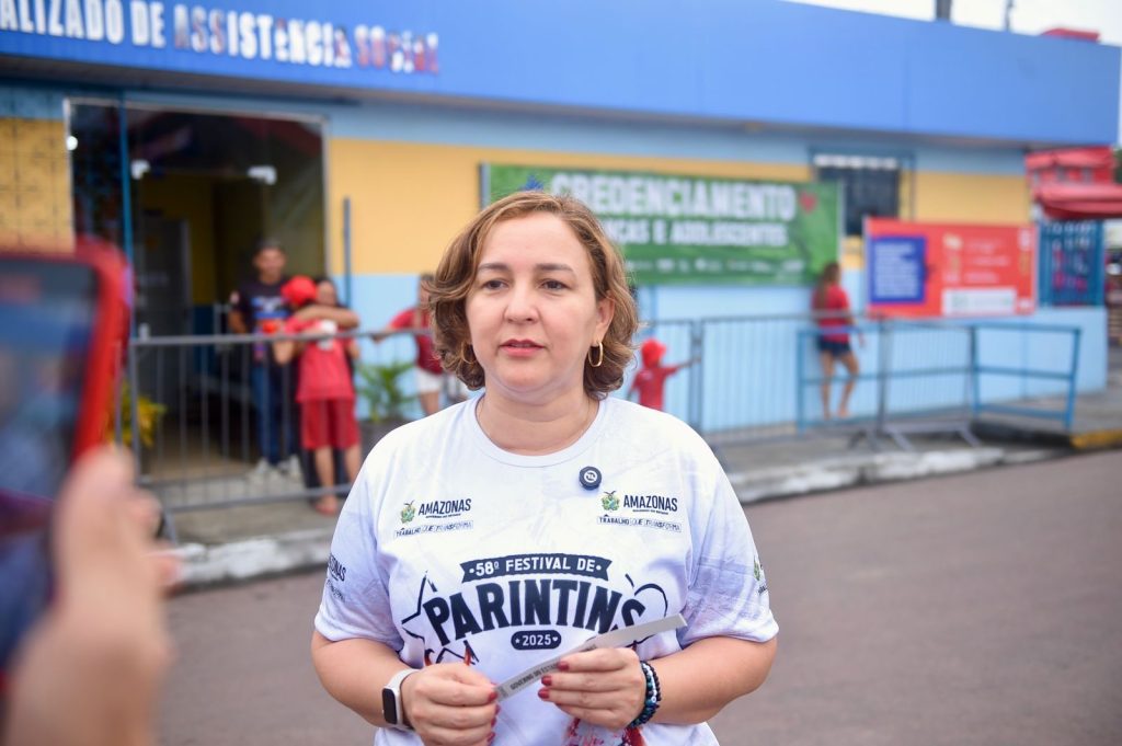 Festival de Parintins 2025: Sejusc e rede de proteção credencia crianças e adolescentes 7 Sejusc Credenciamento Crianc807 as Secreta769 ria Rosalina Lo770 bo Lincoln Ferreira 1024x681 1