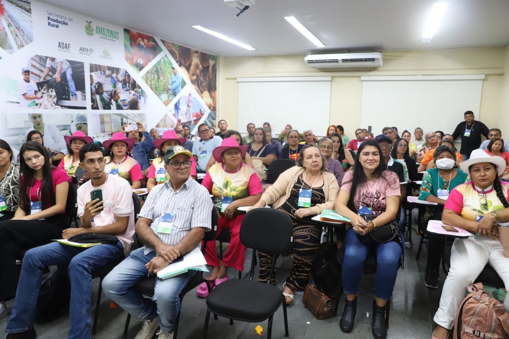 Sepror realiza encontro de lideranças de 18 comunidades do Ramal do Pau Rosa em ação de Integração Rural 6 Sepror Nucap foto Isaac Maia 1 1024x682 1