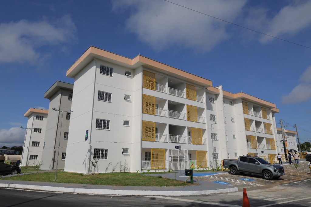 Governador Wilson Lima entrega novo residencial do Prosamin+ para famílias que viviam em áreas de risco 11 WhatsApp Image 2025 06 02 at 143758 1024x682 1