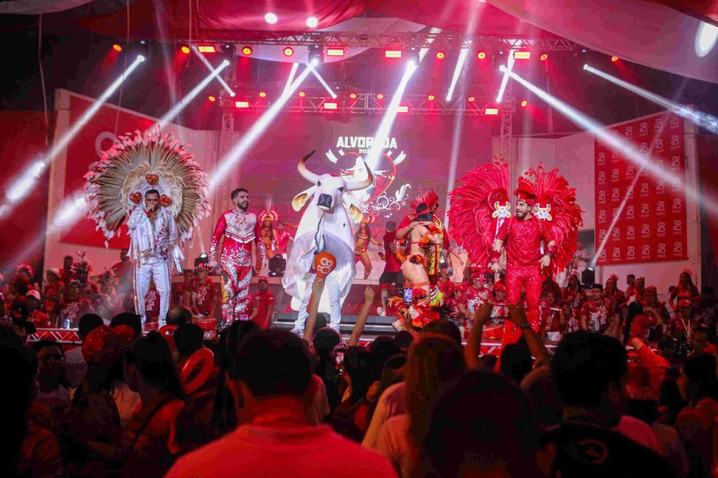Festival de Parintins 2025: currais dos bois Caprichoso e Garantido são experiências imperdíveis para imersão turística 7 WhatsApp Image 2025 06 03 at 145118 1024x682 1