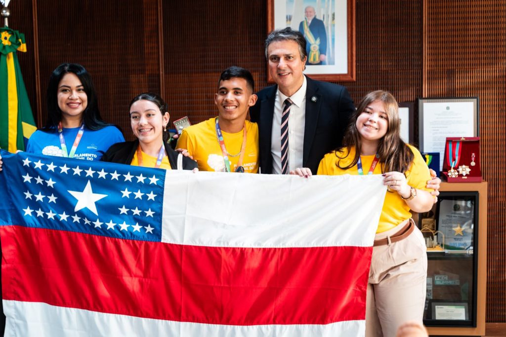 Estudante da rede estadual é selecionada para etapa internacional do Parlamento Juvenil do Mercosul 12 WhatsApp Image 2025 06 03 at 170526 1 1024x683 1