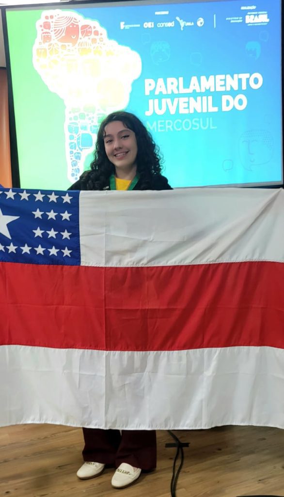 Estudante da rede estadual é selecionada para etapa internacional do Parlamento Juvenil do Mercosul 13 WhatsApp Image 2025 06 03 at 170527 586x1024 1