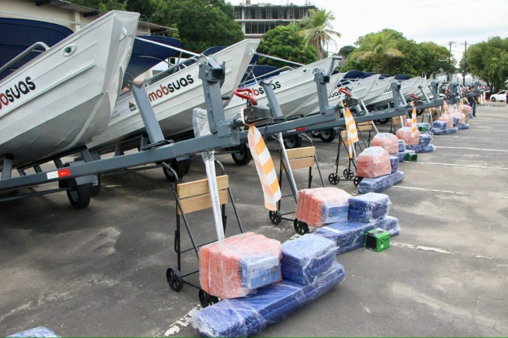 Entrega de novas lanchas reforçam Assistência Social no Amazonas 6 WhatsApp Image 2025 06 04 at 141411 1 1024x682 1