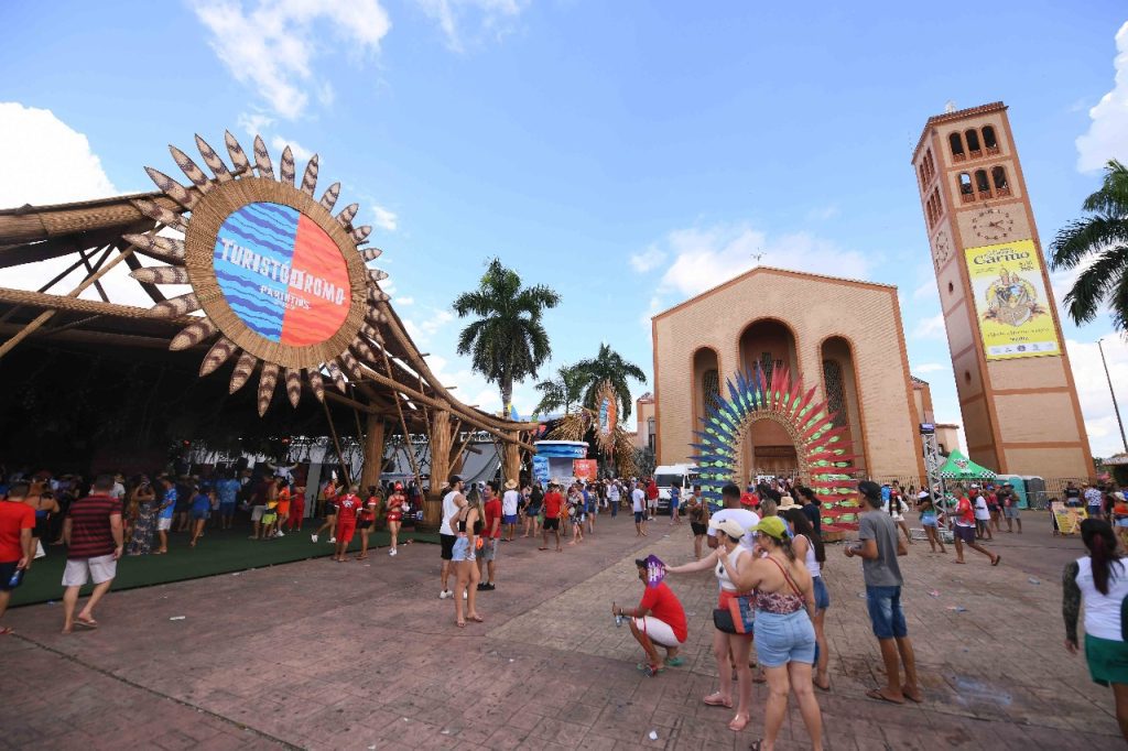 Festival de Parintins 2025: Amazonastur lança roteiro especial para turistas de primeira viagem 12 WhatsApp Image 2025 06 10 at 164003 1024x682 1