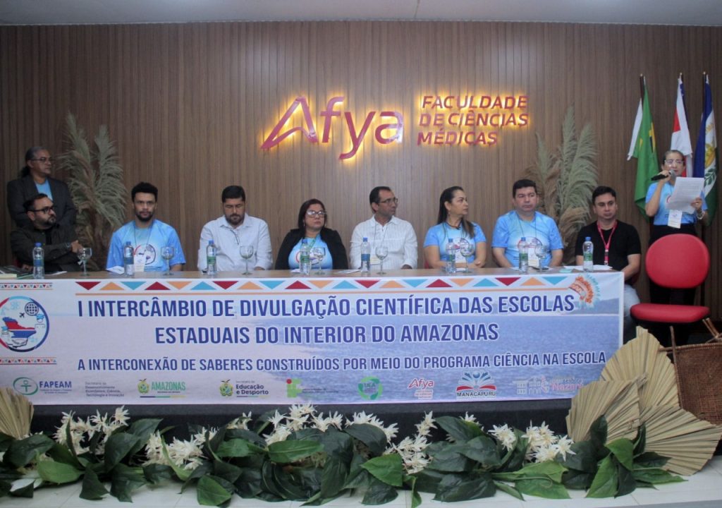 Com apoio do Governo do Amazonas, escolas públicas no interior recebem Intercâmbio de Divulgação Científica 5 WhatsApp Image 2025 06 16 at 105603 2 1024x720 1