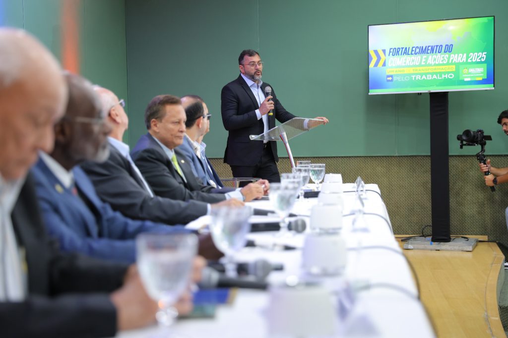 Governador destaca apoio ao comércio durante estiagem e reforça injeção de R$ 1,5 bilhão na economia com pagamento do 13º 9 WhatsApp Image 2025 06 16 at 163900 1024x682 1
