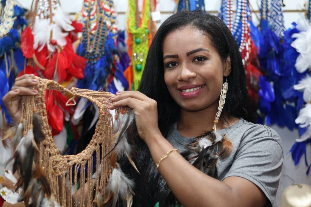 Festival de Parintins 2025: Amazonastur reforça campanha “Turismo sem Penas” para prevenir uso ilegal de penas naturais 9 WhatsApp Image 2025 06 19 at 140840 1 1024x682 1