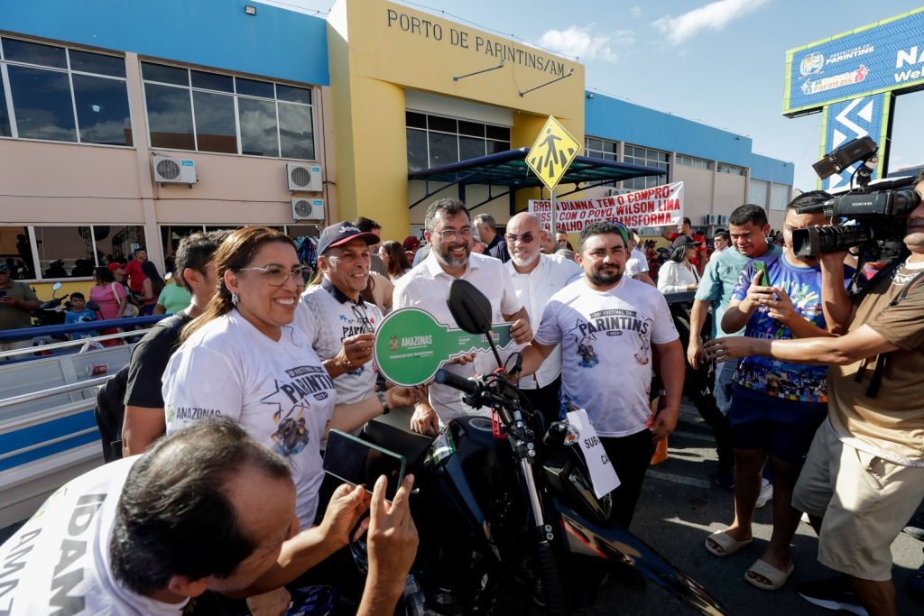 Em Parintins e Boa Vista do Ramos, Governo do Amazonas concede R$ 676,1 mil em crédito rural 6 WhatsApp Image 2025 06 23 at 134529 1024x683 1