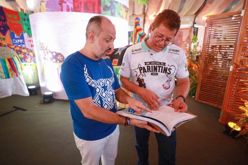 Festival de Parintins 2025: Com apoio do Governo do Amazonas, Almanaque do Festival é lançado na Ilha Tupinambarana 5 WhatsApp Image 2025 06 26 at 115702 1024x682 1