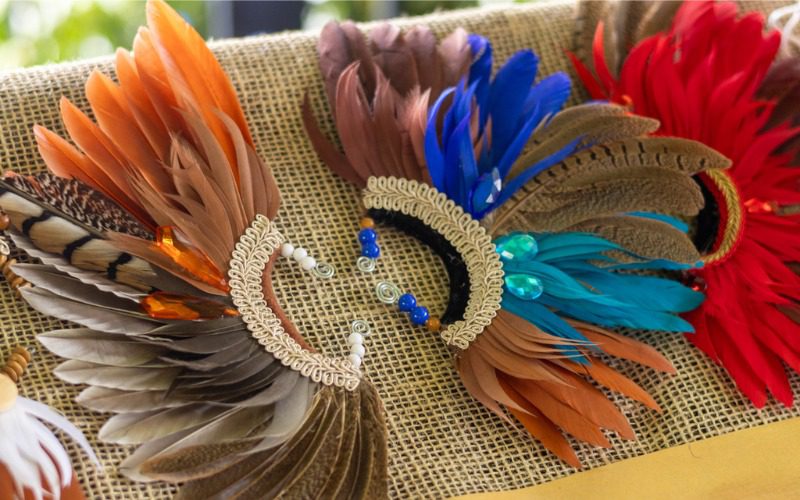 Festival de Parintins 2025: Setemp reforça orientação sobre proibição do uso de penas e partes de animais silvestres na Mostra de Artesanato e Economia Solidária 7 WhatsApp Image 2025 06 26 at 121146