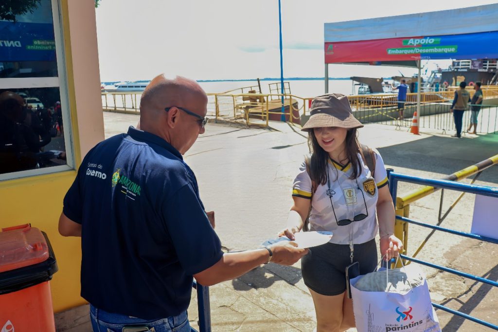 Festival de Parintins 2025: Detran-AM realiza ação informativa para turistas no porto de Parintins 5 WhatsApp Image 2025 06 27 at 171701 1024x682 1