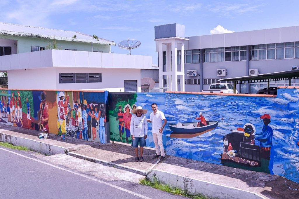 Muro da agência da Sefaz de Parintins se transforma em tela que expressa cultura popular 5 agenor 1024x682 1