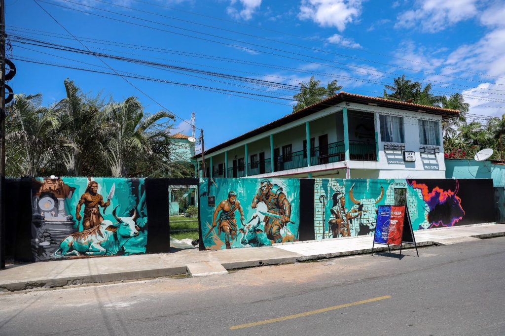 Festival de Parintins 2025: artistas do projeto ‘Galeria Cidade Aberta’ falam sobre as obras e inspirações 11 cultura galeria cidade aberta artista foto Eduardo Melo 1 1024x682 1
