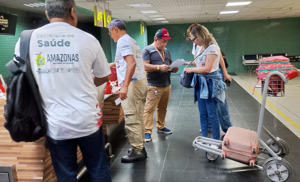 Festival de Parintins 2025: equipes da SES-AM começam a chegar à Ilha Tupinambarana para reforçar assistência em saúde 9 evandro seixas sesam parintins 2025 1024x623 1
