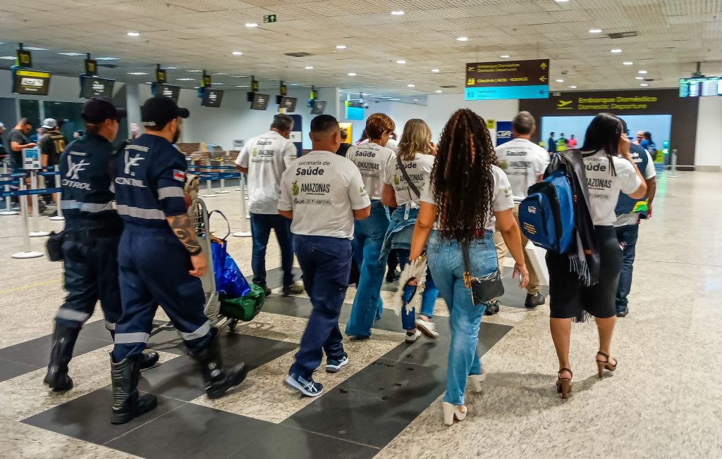 Festival de Parintins 2025: equipes da SES-AM começam a chegar à Ilha Tupinambarana para reforçar assistência em saúde 7 foto evandro seixas ses parintins2025 1024x652 1