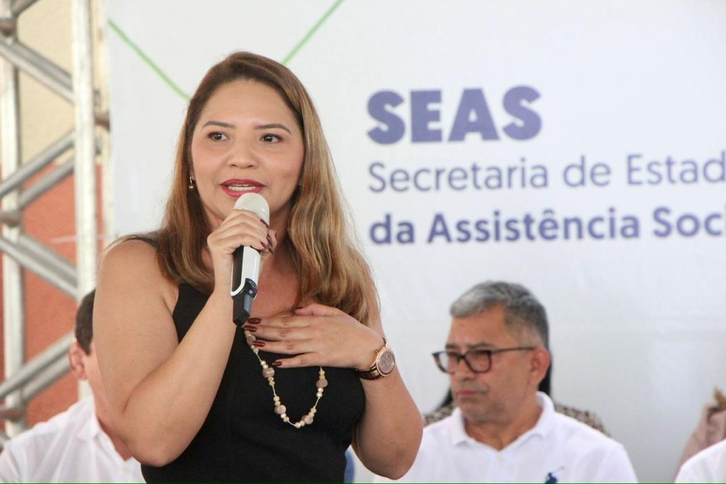 Entrega de novas lanchas reforçam Assistência Social no Amazonas 9 kely 1024x683 1
