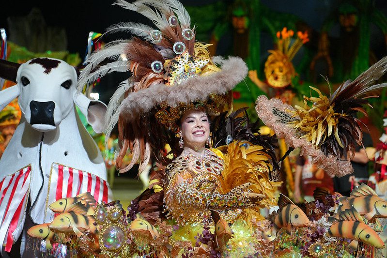 Batalha dos bois-bumbás marca a última noite do 67º Festival Folclórico do Amazonas Informe Manaus Cultura FFAM boi bumba Corrre Campo foto Aguilar Abecassis Secretaria de Estado de Cultura e Economia Criativa 10