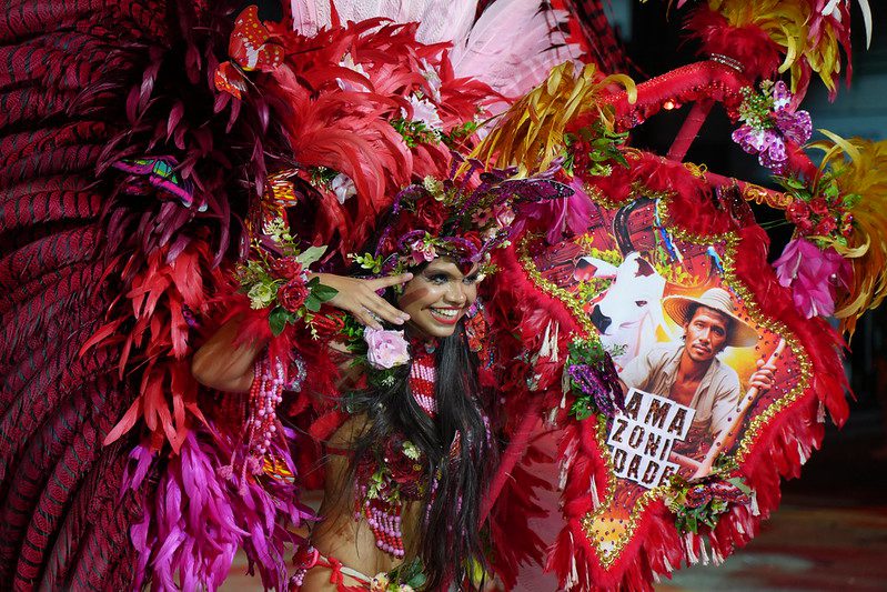 Batalha dos bois-bumbás marca a última noite do 67º Festival Folclórico do Amazonas Informe Manaus Cultura FFAM boi bumba foto Aguilar Abecassis Secretaria de Estado de Cultura e Economia Criativa 11 1