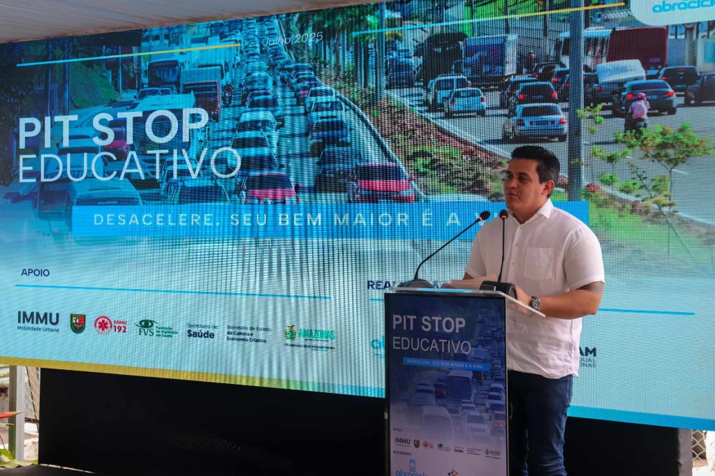Detran-AM e Abraciclo iniciam pit stop educativo para motociclistas nesta quinta-feira Informe Manaus Detran AM Pit Stop Diretor presidente David Fernandes Creditos Divulgacao Detran AM 1024x682 1