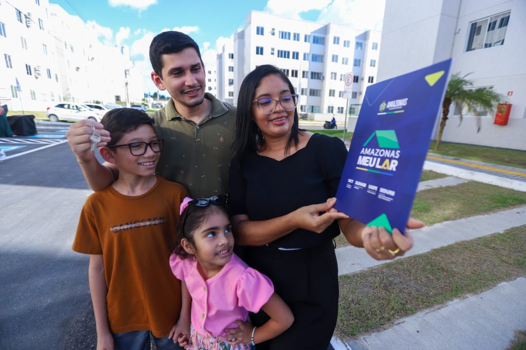 Subsídio Entrada do Meu Lar já beneficiou mais de 1,4 mil famílias para compra de imóvel, no Amazonas Informe Manaus FAMILIA DAIANA FEITOSA BENEFICIADA COM SUBSIDIO FOTO PAULA PESSOA UGPE 7 1024x682 1