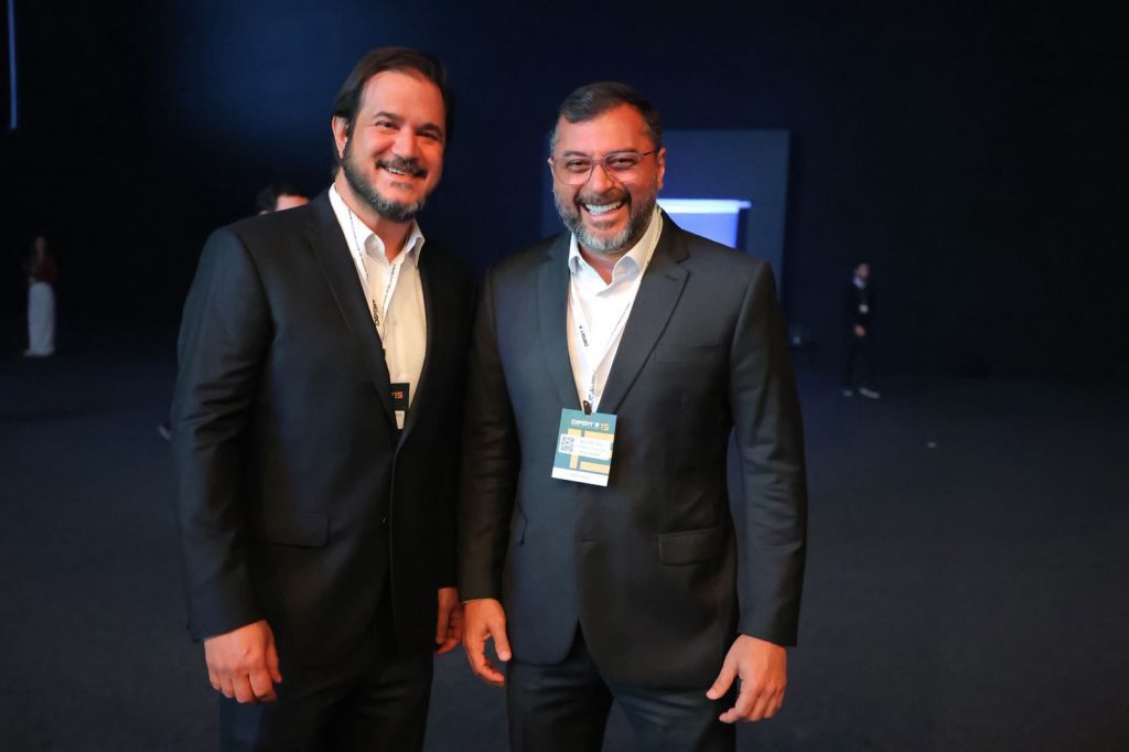 Governador Wilson Lima apresenta a Arnold Schwarzenegger papel estrategico do Amazonas na agenda climatica global e na defesa dos povos da floresta 6 foto Diego Peres Secom 1024x682 1