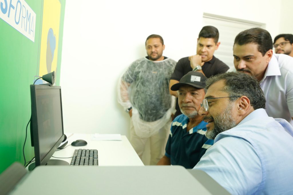 Governador Wilson Lima entrega telessalas em Autazes e consolida avanço do atendimento digital no interior Informe Manaus Governador Wilson Lima entrega telessalas em Autazes e consolida avanco do atendimento digital no interior 1 foto Arthur Castro Secom 1024x682 1