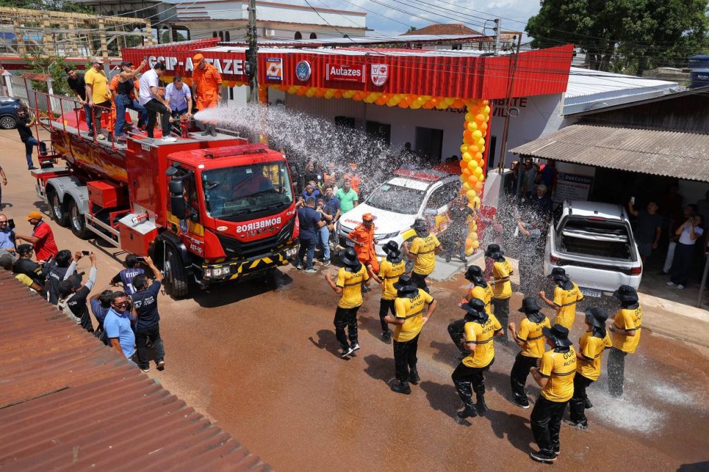 Governador Wilson Lima inaugura Grupamento de Bombeiros em Autazes e reforça resposta a emergências no interior Informe Manaus Governador Wilson Lima inaugura Grupamento de Bombeiros em Autazes e reforca resposta a emergencias no interior 3 foto Diego Peres Secom 1 1024x682 1