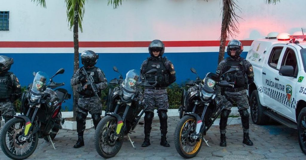 Novas viaturas e motocicletas da Polícia Militar do Amazonas já operam em Manaus e reforçam policiamento ostensivo Informe Manaus PMAM NOVAS MOTOS ROCAM FOTO ANTONIO FAUSTINO SECOM 1024x536 1