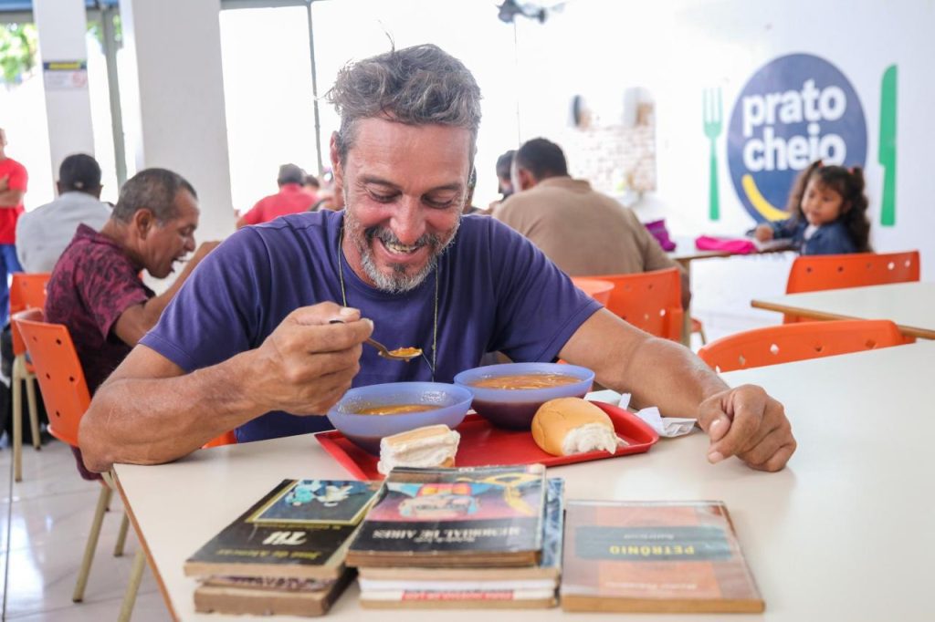 Prato Cheio: Refeições de qualidade contemplam os beneficiários em dois diferentes serviços Informe Manaus PRATO CHEIO RESTAURANTE X COZNHA 4 1024x682 1