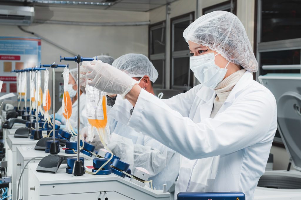 Hemoam conquista credenciamento internacional para fornecer plasma à Hemobrás Informe Manaus Producao de plasma Hemoam 1024x682 1