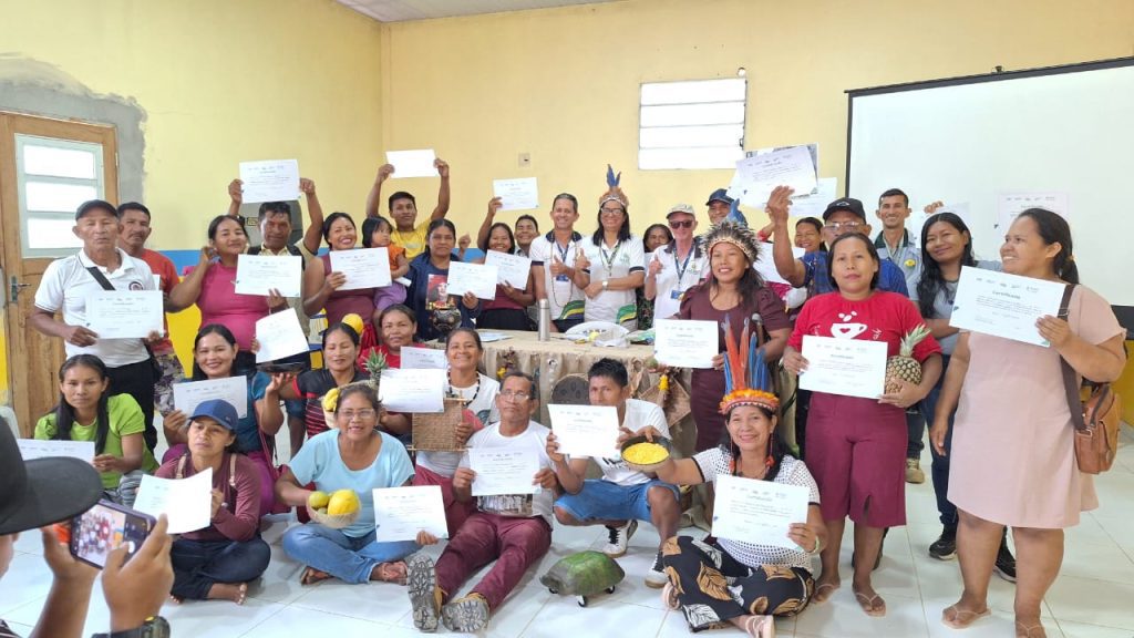 Horta caseira e cultura da melancia: Sepror qualifica 53 produtores Tikuna em Amaturá Informe Manaus Sepror Amatura Cursos foto Divulgacao 1 1024x576 1