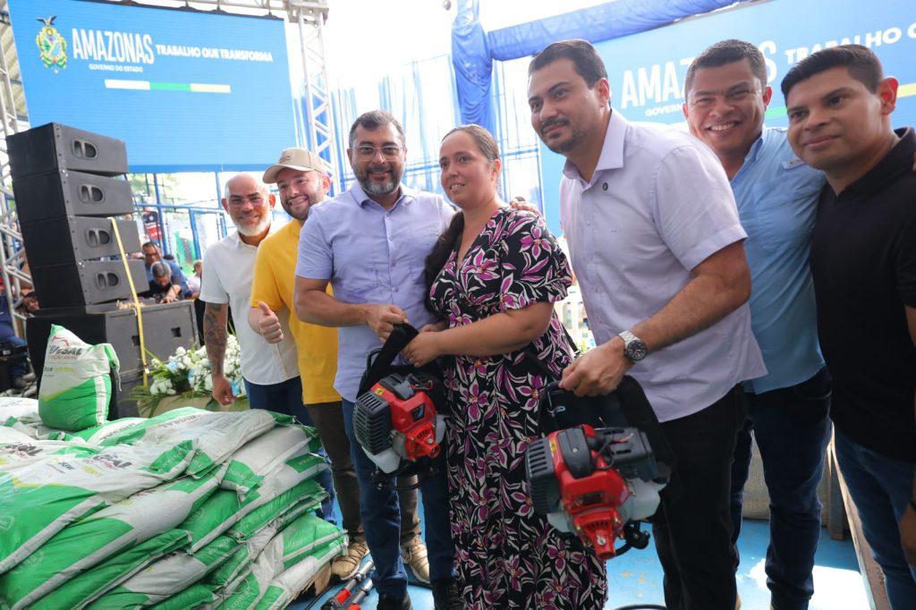 Em Autazes, Sepror fortalece o setor primário com entregas de insumos e implementos agrícolas Informe Manaus Sepror Autazes foto Divulgacao 3 1024x682 1
