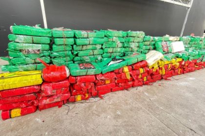 VOLUME DE DROGAS APREENDIDO PELO AMAZONAS EM 2025 E O MAIOR EM RELACAO AOS ULTIMOS 10 ANOS FOTOS ERLON RODRIGUES PC AM BEATRIZ SAMPAIO PC AM DIEGO PERES SECOM DIVULGACAO PMAM 4 1024x576 1