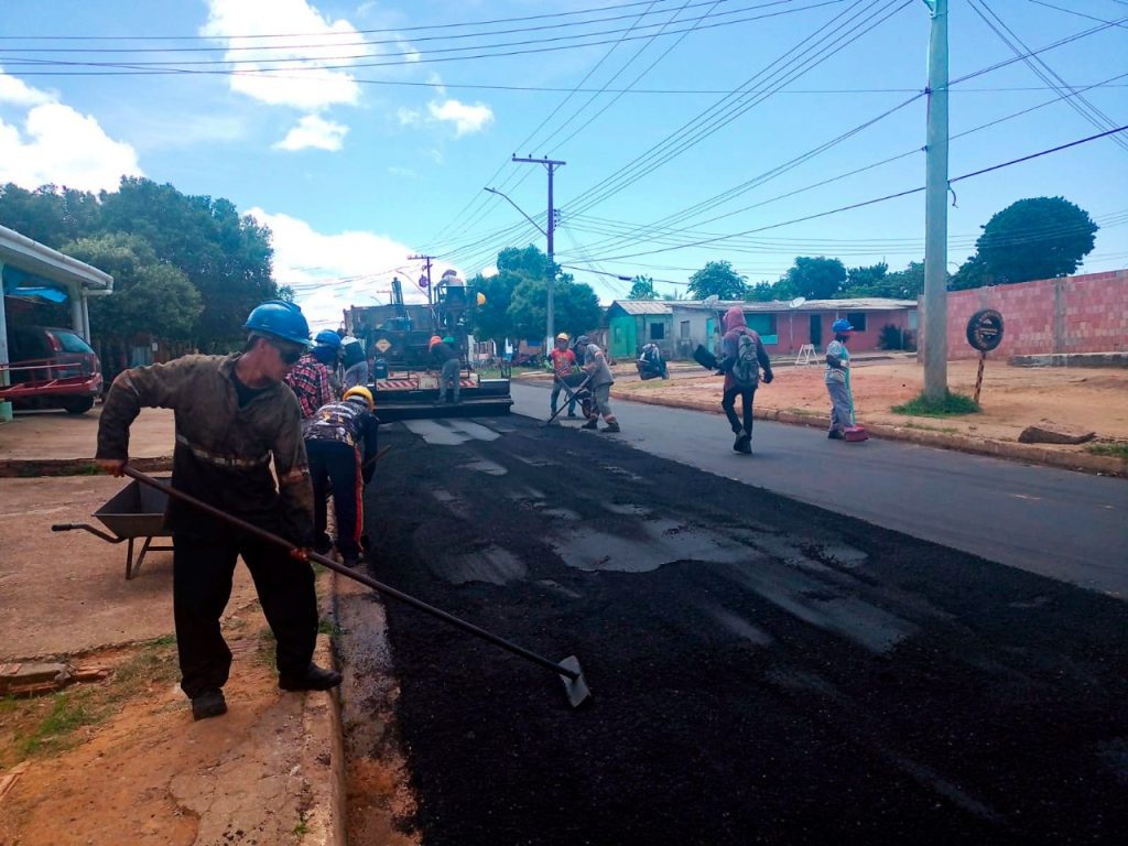 Seinfra avança com a pavimentação do sistema viário de Urucurituba Informe Manaus WhatsApp Image 2025 07 22 at 133250 1 1024x768 1